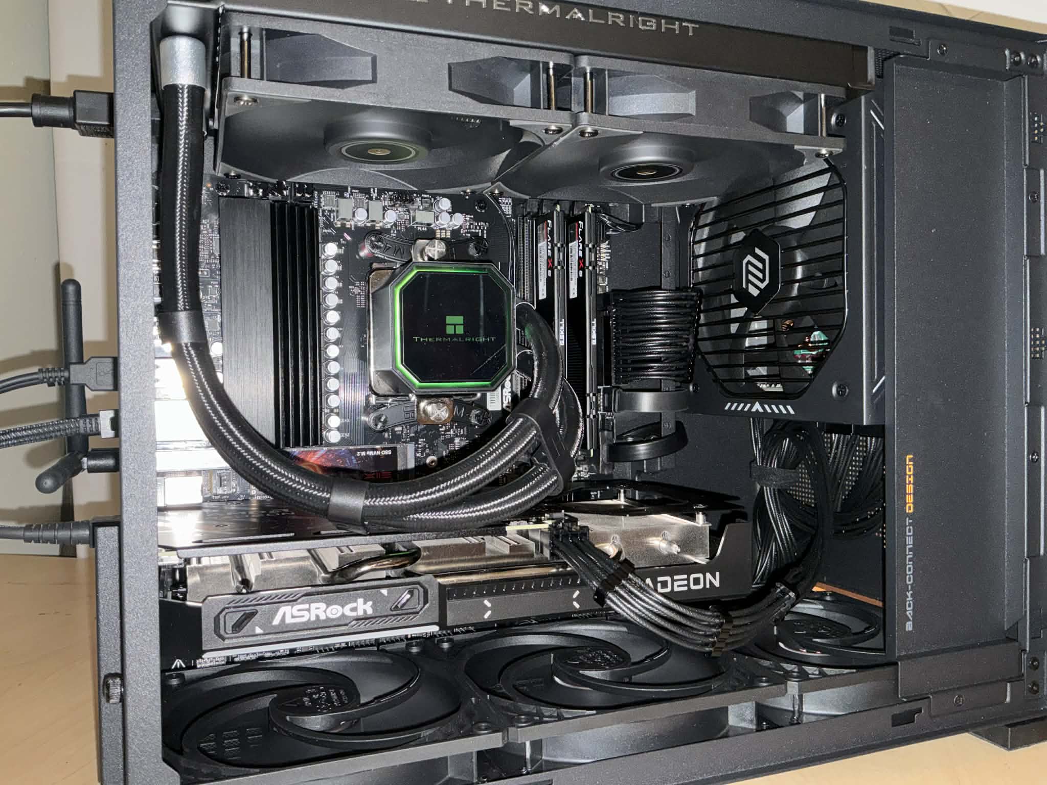 OMGaming Mini | Ryzen 5 7500X3D | Radeon RX 9060 XT 16GB Gaming PC
