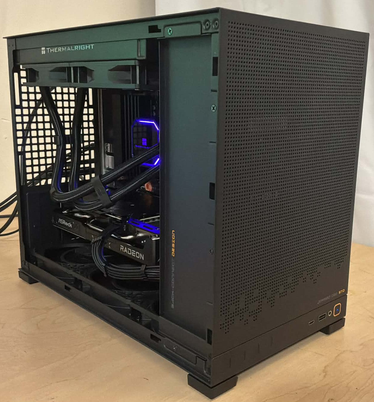 OMGaming Mini | Ryzen 5 7500X3D | Radeon RX 9060 XT 16GB Gaming PC